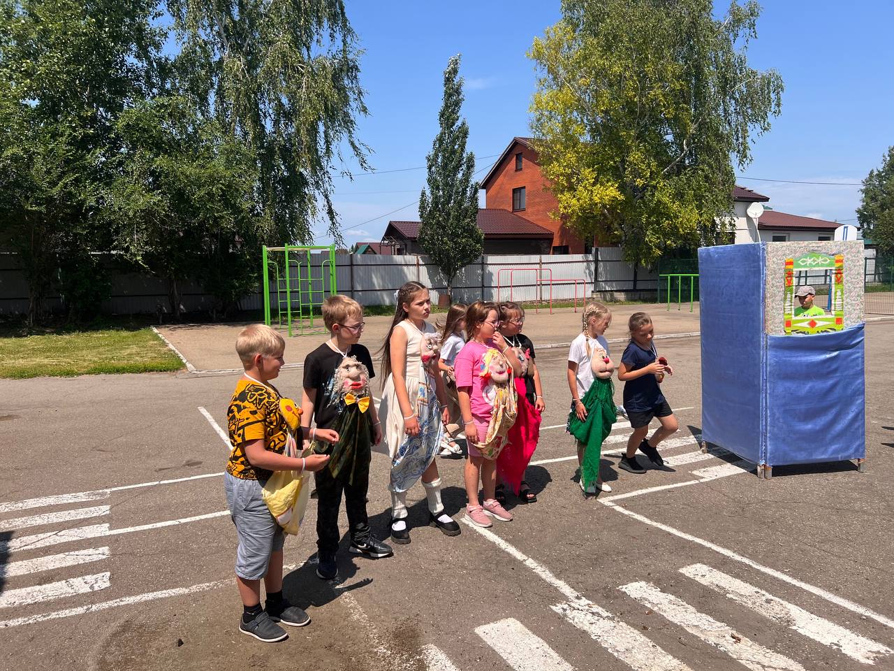 Закрытие школьного лагеря.